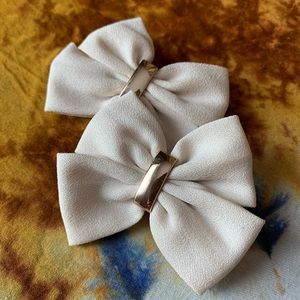 NWOT FOREVER 21 clip in hair bows (set of 2)